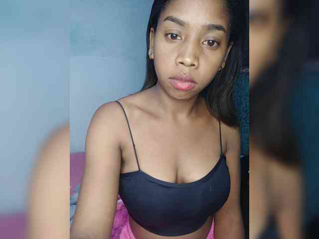 Elynah07 webcam