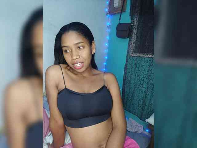 Elynah07 webcam