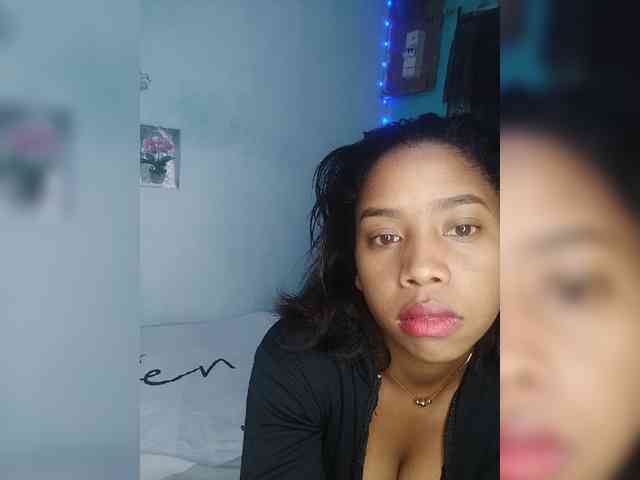 Elynah07 webcam