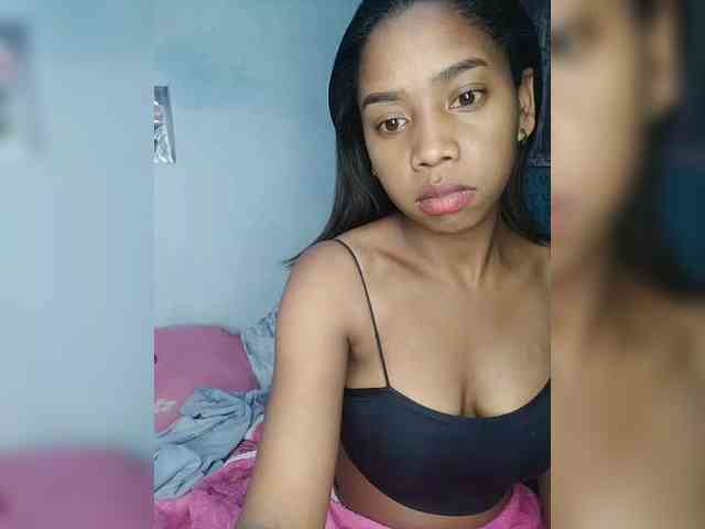 Elynah07 webcam