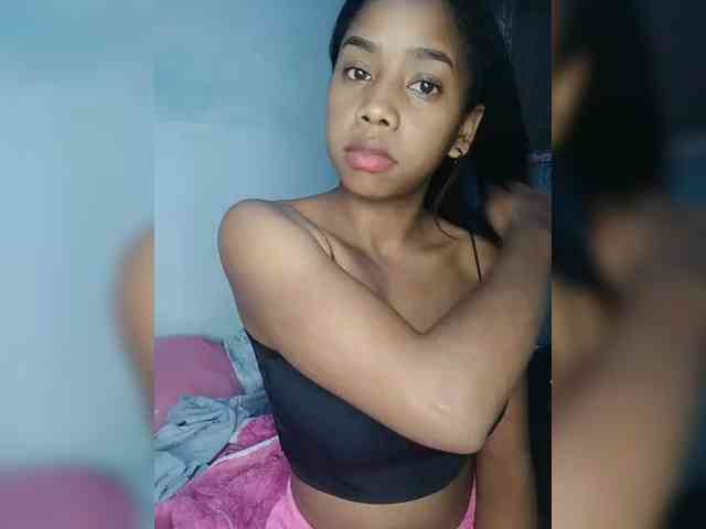 Elynah07 webcam