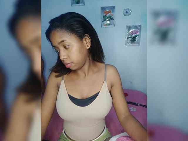 Elynah07 webcam