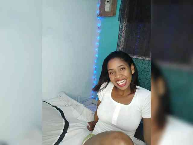 Elynah07 webcam