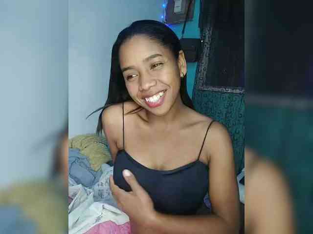 Elynah07 webcam