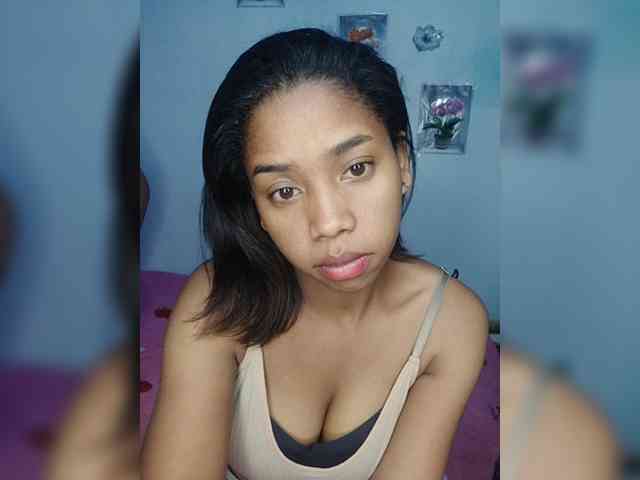Elynah07 webcam