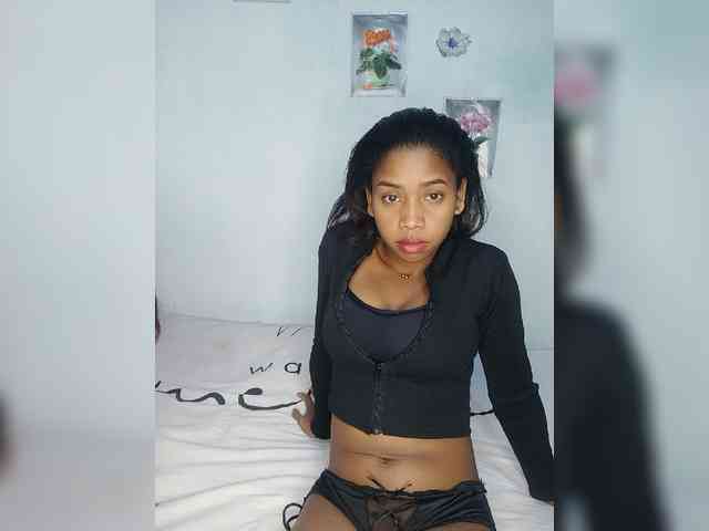 Elynah07 webcam