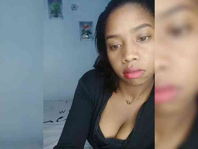 Elynah07 webcam
