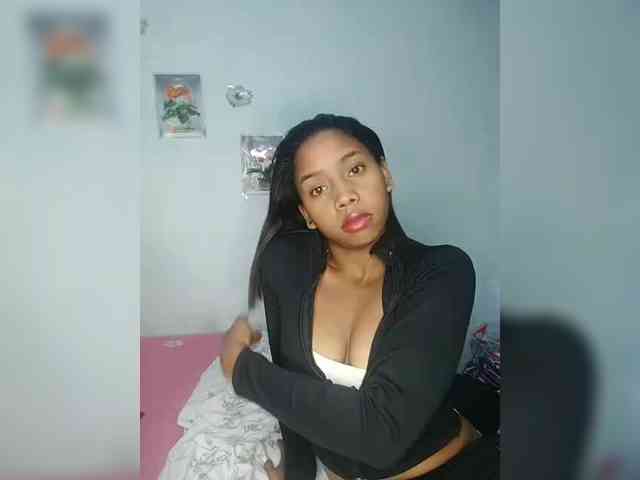 Elynah07 webcam