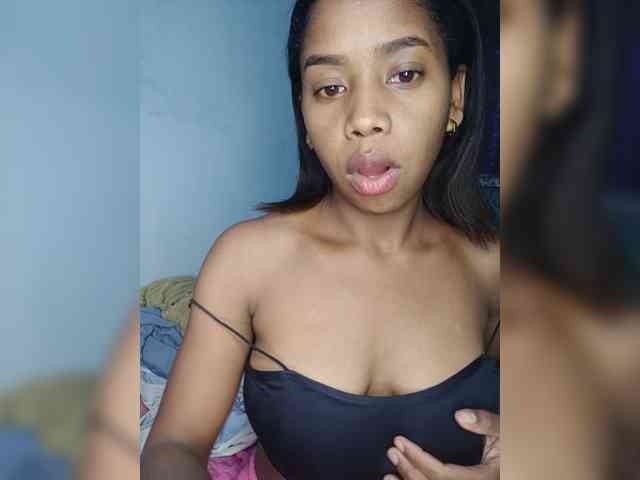 Elynah07 webcam