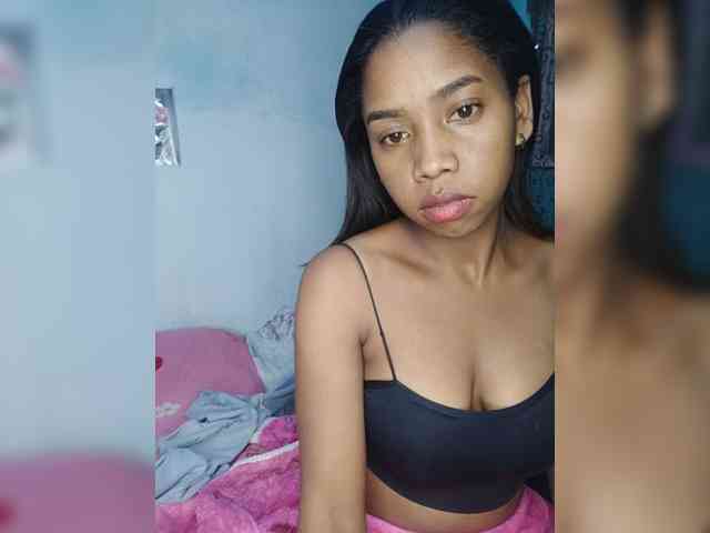 Elynah07 webcam