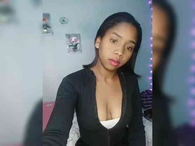 Elynah07 webcam