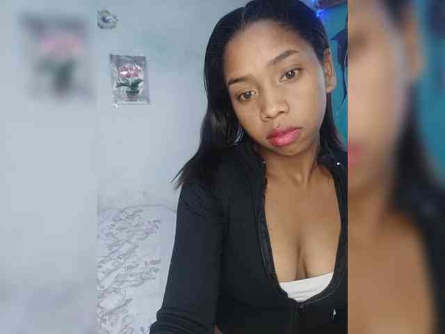 Elynah07 webcam