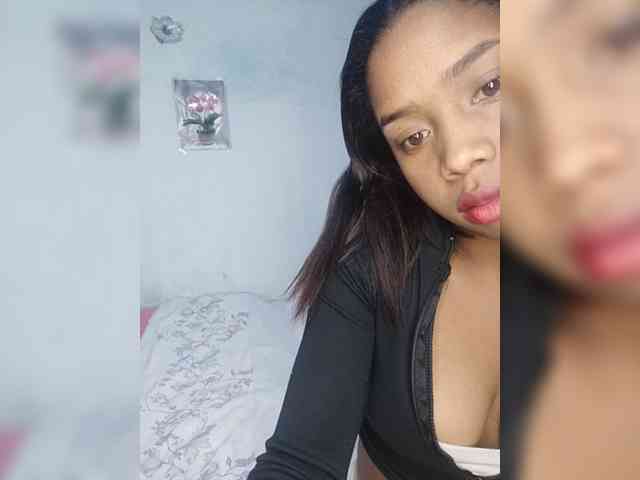 Elynah07 webcam