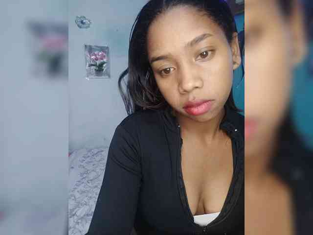Elynah07 webcam