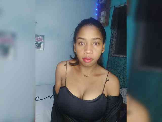 Elynah07 webcam