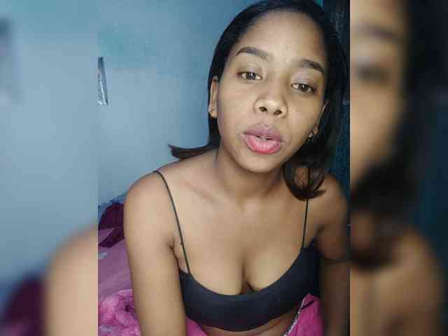 Elynah07 webcam