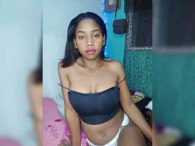 Elynah07 webcam