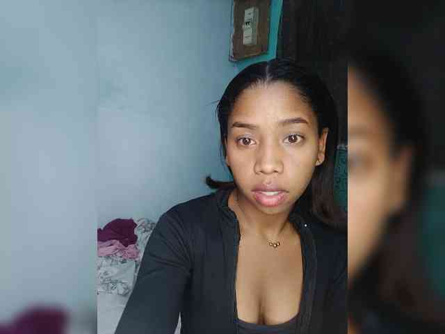 Elynah07 webcam