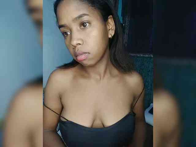 Elynah07 webcam