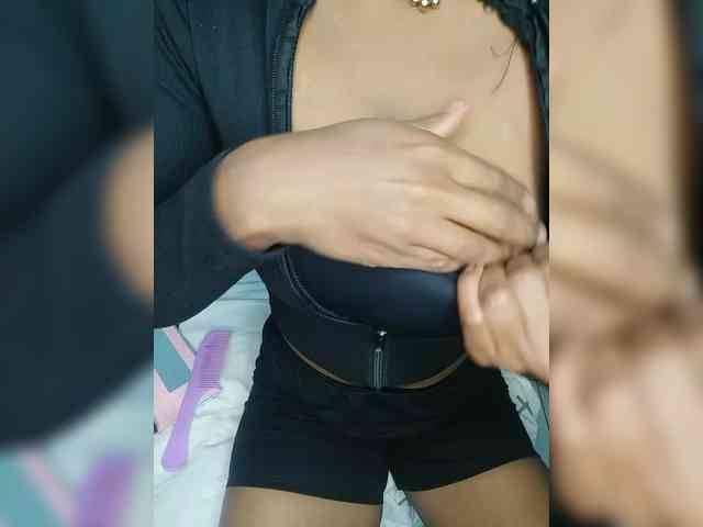 Elynah07 webcam