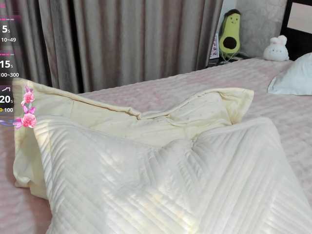 Misslovelly live cam on BongaCams