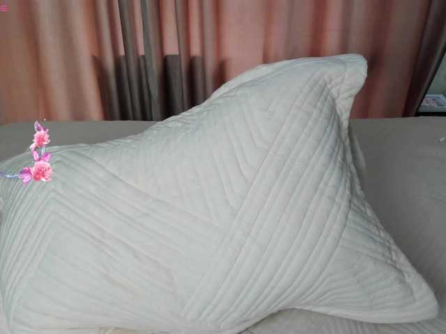 Misslovelly live cam on BongaCams