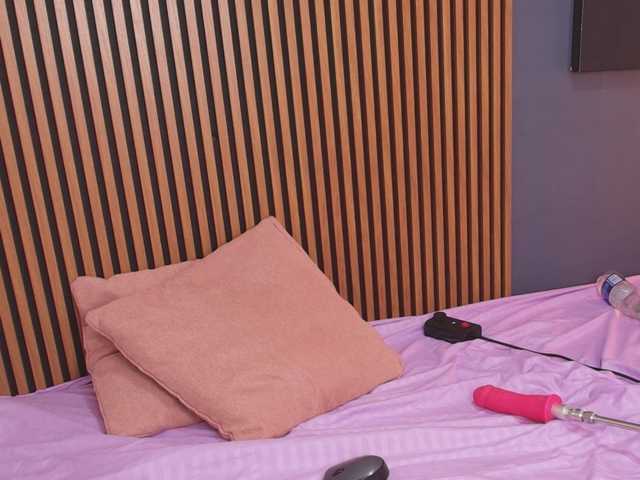 Erotic-Emma live cam on BongaCams