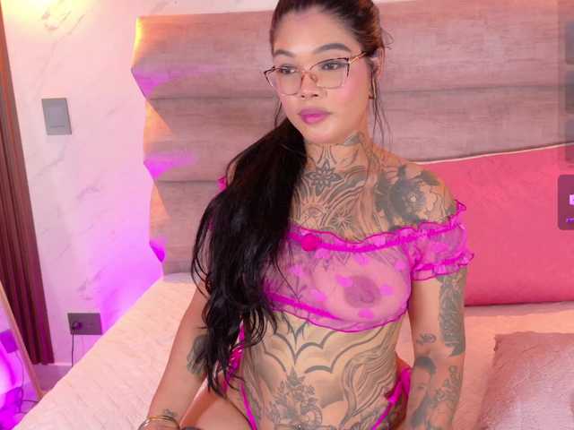 le modèle MadysonFox est en webcam porno dans un show sur le site bongacams, il possède les tags suivants: Latino/Hispanic,Brunette,Trimmed