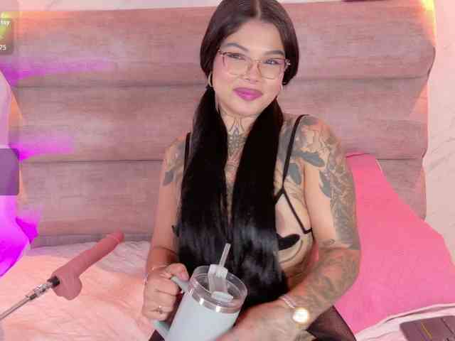 MadysonFox webcam
