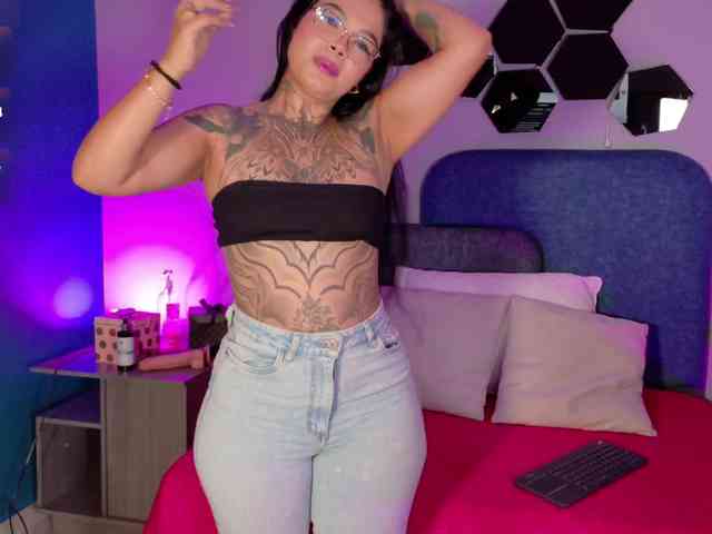 MadysonFox webcam
