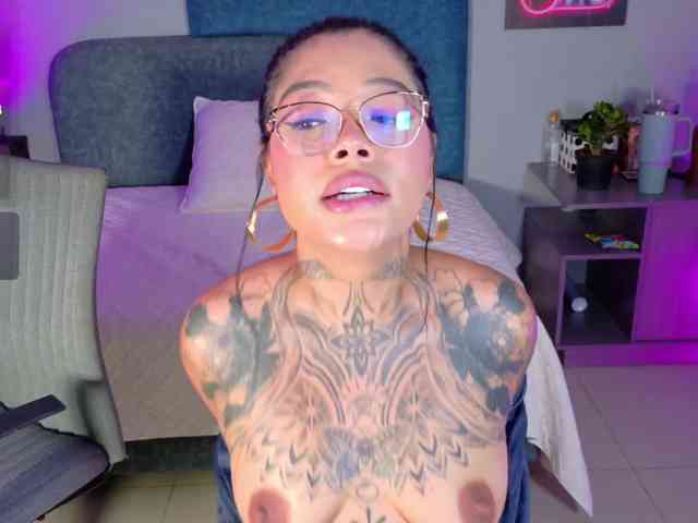 MadysonFox webcam