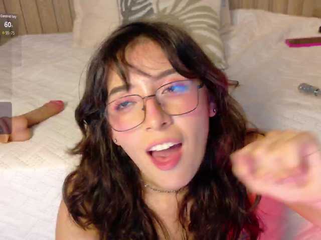 MiaCullens live cam on BongaCams