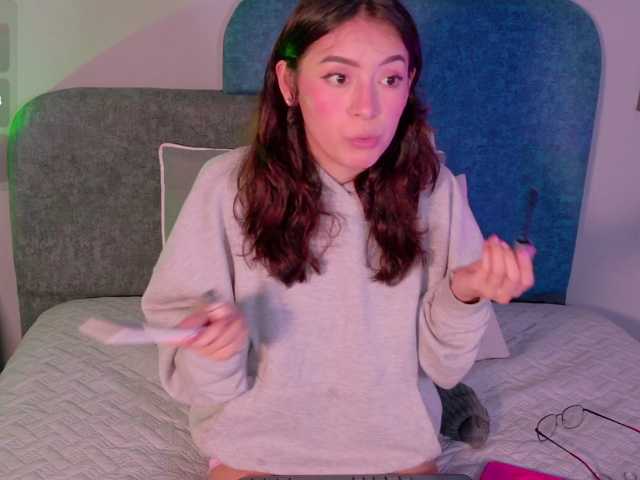 MiaCullens live cam on BongaCams
