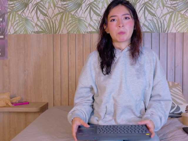 MiaCullens live cam on BongaCams