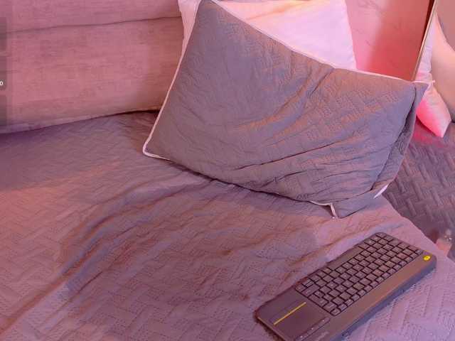 MiaCullens live cam on BongaCams