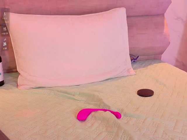 MiaCullens live cam on BongaCams