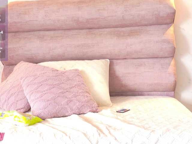 MiaCullens live cam on BongaCams