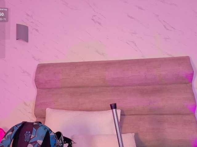 MiaCullens live cam on BongaCams