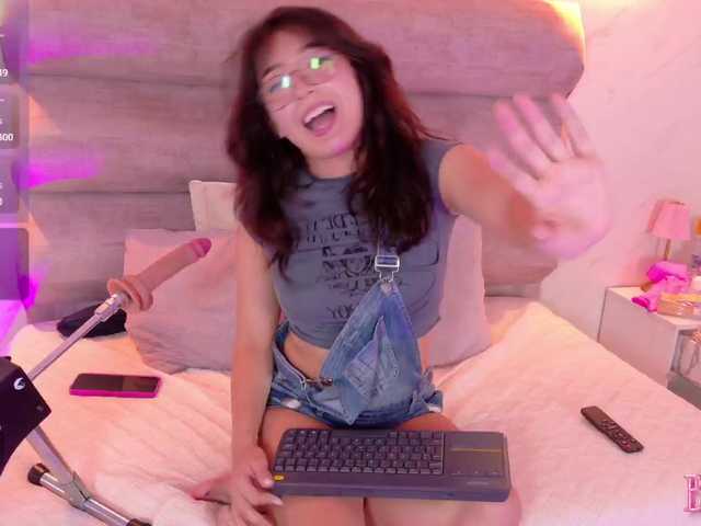 MiaCullens live cam on BongaCams