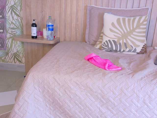 MiaCullens live cam on BongaCams
