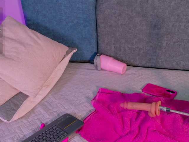 MiaCullens live cam on BongaCams