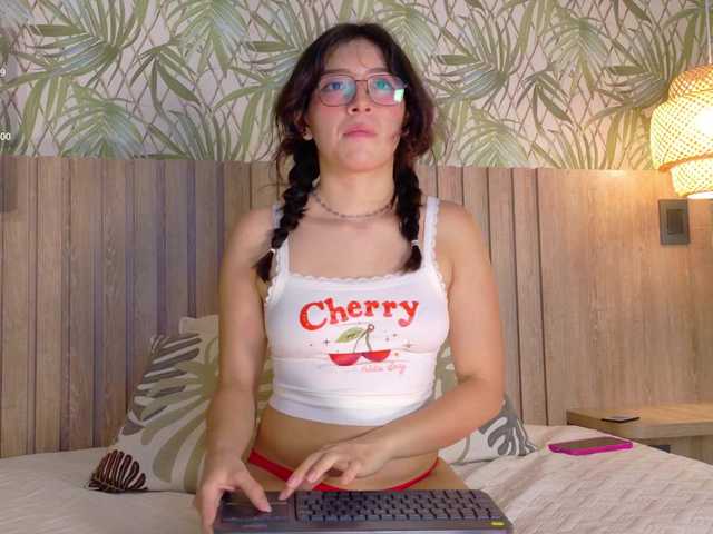 MiaCullens live cam on BongaCams