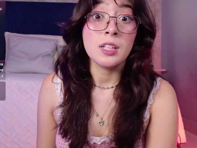 MiaCullens live cam on BongaCams