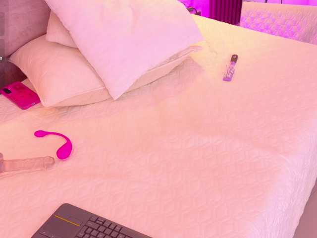 MiaCullens live cam on BongaCams