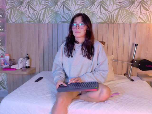 MiaCullens live cam on BongaCams