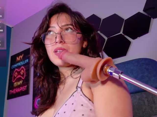 MiaCullens live cam on BongaCams