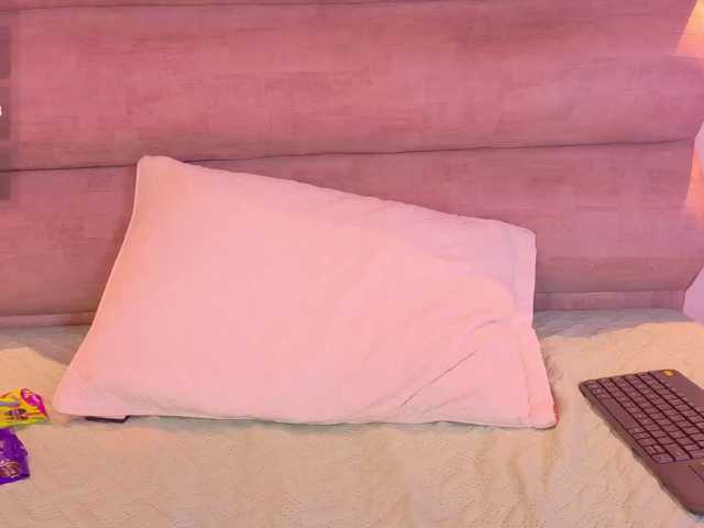 MiaCullens live cam on BongaCams