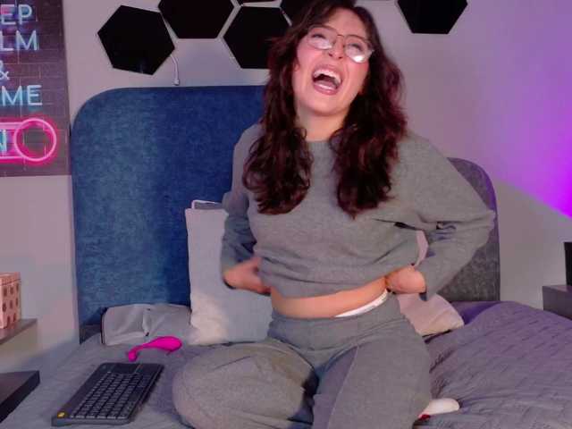 MiaCullens live cam on BongaCams