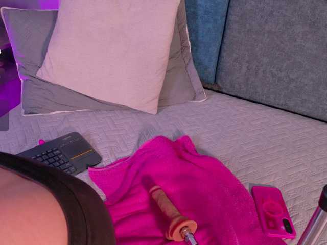 MiaCullens live cam on BongaCams