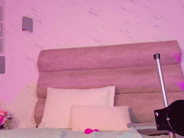 MiaCullens live cam on BongaCams